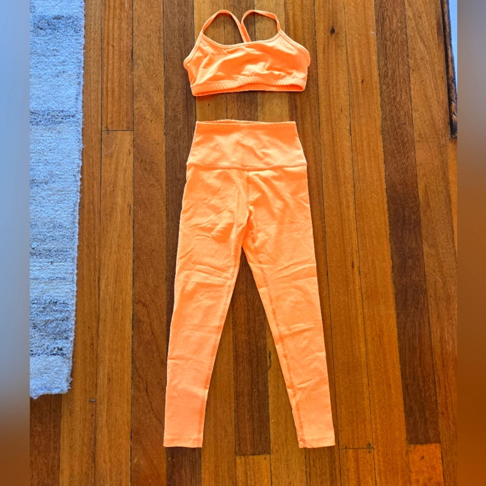 Beyond Yoga Mango Pop Set Sports Bra (Med) and Leggings (Sm)